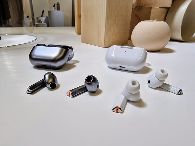 Samsung priniesol nov� p�sobiv� Galaxy Watch Ultra hodinky, pridal Galaxy Watch7 a nov� Galaxy Buds 