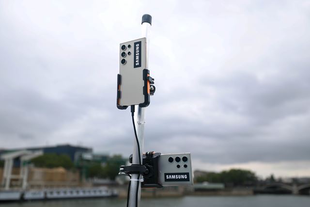 Vaka Samsungu boli fanikovia portovcom na vodnom ceremonili parskej olympidy bliie ne kedykovek v histrii 