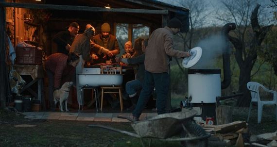 Vlny nie sú jediný kvalitný domáci film z našich kín. Prekvapí vás aj ironický Mord