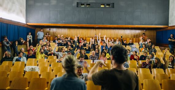 130 kilometrov na cestch a 14 kilometrov filmov v lhoch a hjoch Hornej Nitry