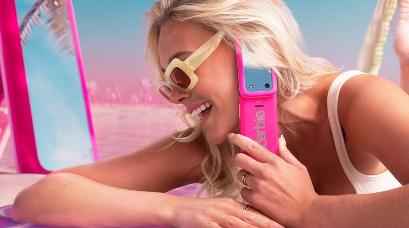 HMD predstavilo a spustilo predaj Barbie Phone