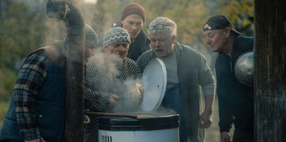 Filmové štúdio s Petrom Konečným aj o filmoch Mord, Zápisník alkoholičky, Vlny, Aj zajtra je deň či Priscilla ...