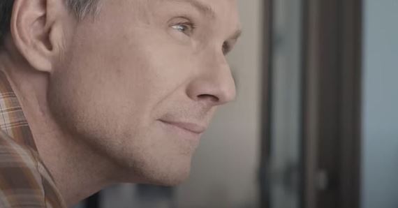 SkyShowtime odhaľuje upútavku na seriál Dexter: Original Sin