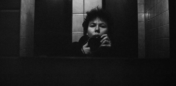 Ešte nie som, kým chcem byť: Divoký život ikony českej fotografie zachytil jedinečný film