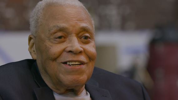 Zomrel James Earl Jones, hlas Darth Vadera a Mufasu