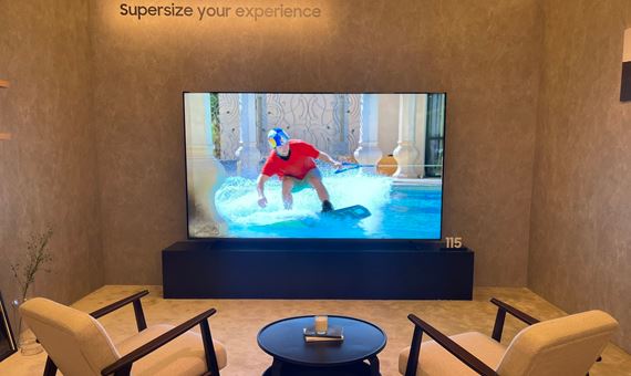 Samsung predstavil svoje nov TV a pridal implementciu AI naprklad aj na preklad titulkov