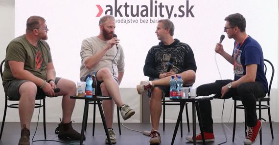 Diskusia na 20. Cinematiku s tvorcami filmov Veľký vlastenecký výlet a Raději zešílet v divočine