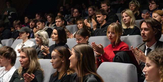 Filmov� festival ��ko 2025 pozn� svojich v�azov. Z�vere�n� ceremoni�l ukon�il festival v znamen� snov a radosti z tvorby 