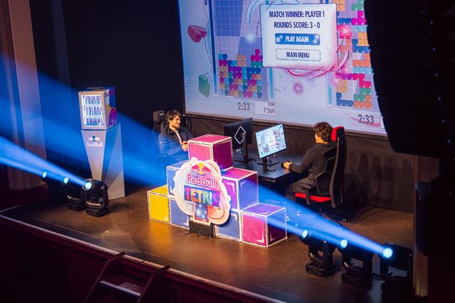 Z Bratislavy a� do Dubaja: Red Bull Tetris h�ad� slovensk�ho �ampi�na
 