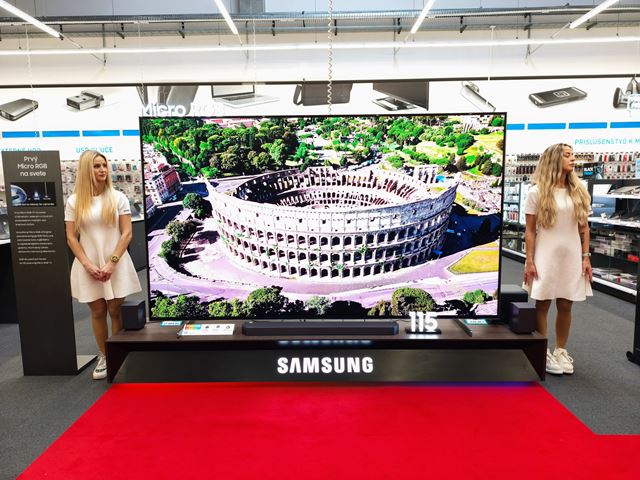 Prv� Micro RGB TV od Samsungu je u� vystaven� v Bratislave. Stoj� ako auto...  