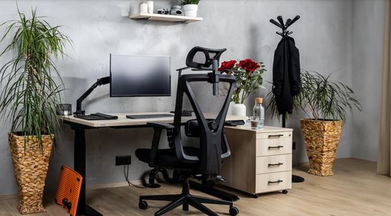 Delso ponúka stoly na Black Friday