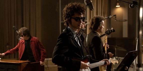 Vďaka filmu Bob Dylan: Úplne neznámy sa hudobný velikán stane známym aj mladým generáciám