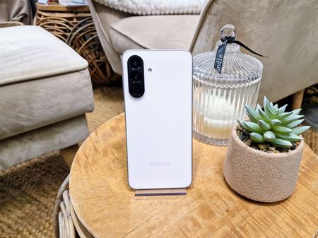 Samsung predstavil nov� Galaxy A56, A36 a A26   