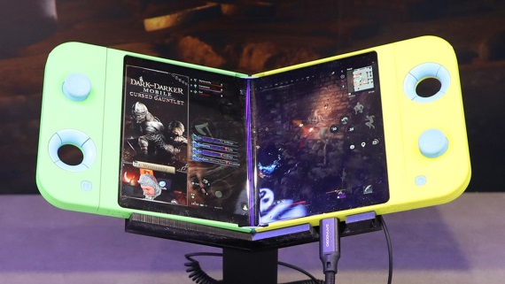 Samsung na MWC predstavil koncept sklápateľného handheldu - Samsung Flex Gaming