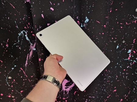 Samsung predstavil nov tablety Galaxy Tab S10 FE a S10 FE+  