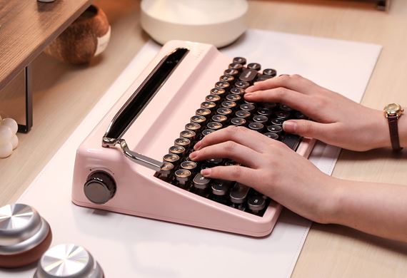 YUNZII QL75 je retro klvesnica v dizajne psacieho stroja