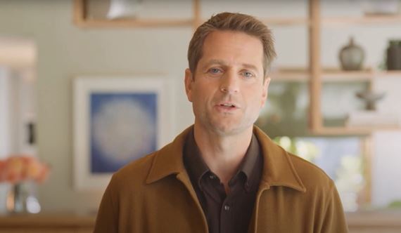 Firmy Zoom a Klarna spravili finančné videá s AI generovanou postavou svojho riaditeľa