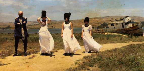 Sobotaj program na Pohode symbolicky otvor ukrajinsk skupina DakhaBrakha. Poznte ju aj zo serilu Fargo