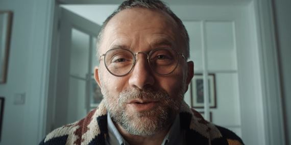 Nepotrebujete náhodou pohodu? Pýta sa režisér Juraj Johanides v jeho nových spotoch pre Pohodu