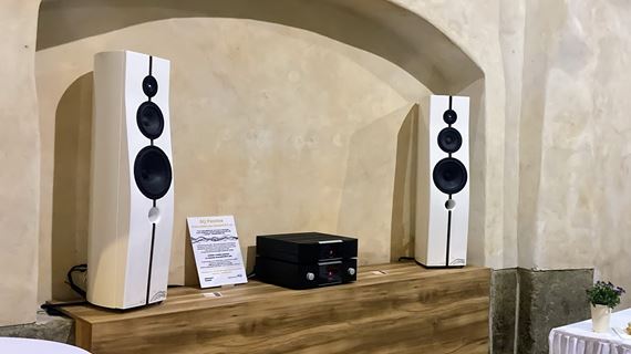 esk high-end reproduktory AQ Passion id do draby, vaok pome s vstavbou novej koncertnej sly