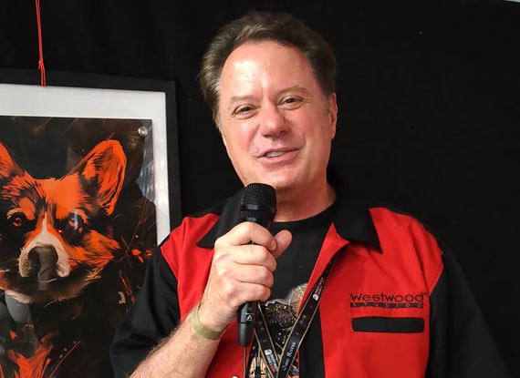 Louis Castle pozdravuje Sector