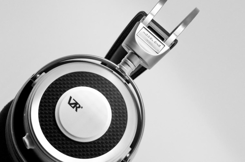 Bval fininier Apple prina audiofilsk hern headset VZR Model One MkII