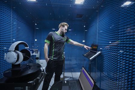 Razer BlackShark V3 Pro - najrchlejie bezdrtov slchadl pre e-porty teraz vo verzii pre PC, Xbox a PlayStation  