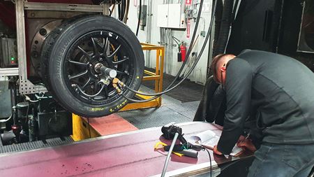 BeamNG.Drive priblil vvoj fyziky pneumatk  