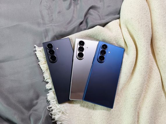 Samsung predstavil nov skladacie mobily Galaxy Z Fold7, Z Flip7, Z Flip7 SE, a hodinky Galaxy Watch8