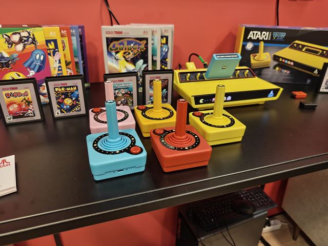 Gamescom 2025: Atari ukazuje �peci�lnu ed�ciu a teasuje �al�iu konzolu 