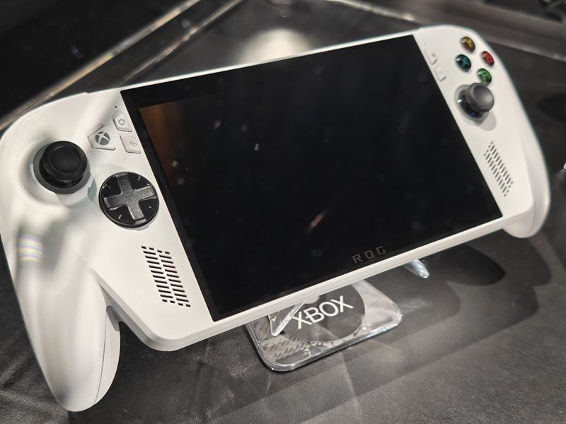 Gamescom 2025: Vyskali sme si ROG Xbox Ally