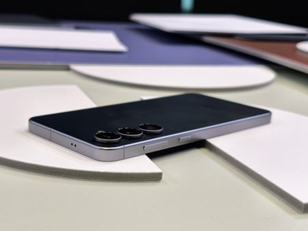 Samsung predstavil Galaxy S25 FE mobil, Buds3 FE a nov Tab S11 tablety  