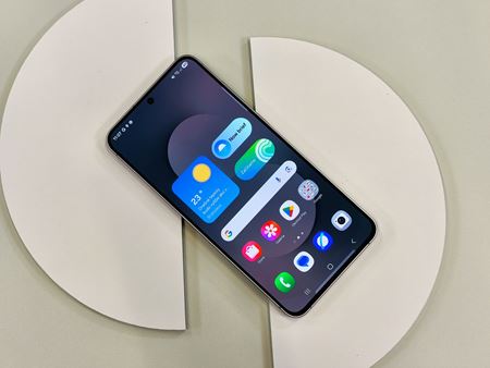 Samsung predstavil Galaxy S25 FE mobil, Buds3 FE a nov Tab S11 tablety  