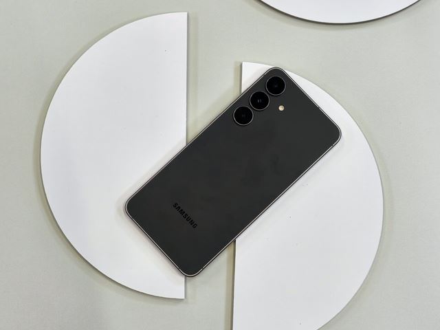 Samsung predstavil Galaxy S25 FE mobil, Buds3 FE a nov� Tab S11 tablety 