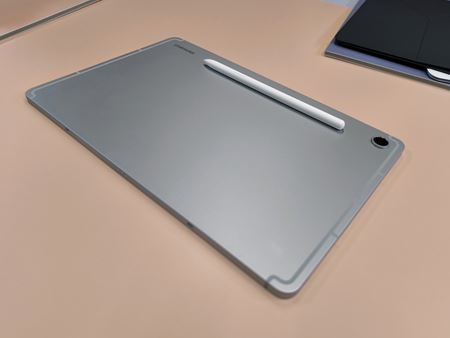 Samsung predstavil Galaxy S25 FE mobil, Buds3 FE a nov Tab S11 tablety  