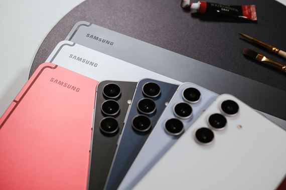 Samsung predstavil Galaxy S25 FE mobil, Buds3 FE a nov Tab S11 tablety
