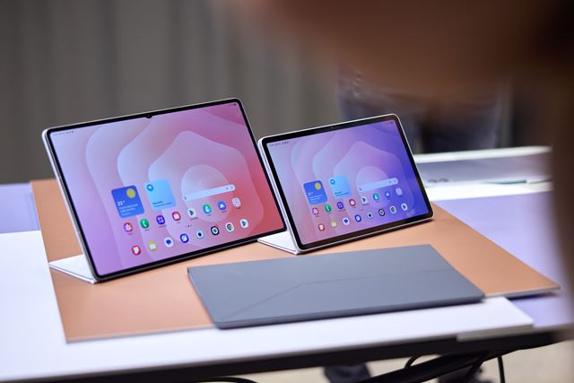 Samsung predstavil Galaxy S25 FE mobil, Buds3 FE a nov Tab S11 tablety 