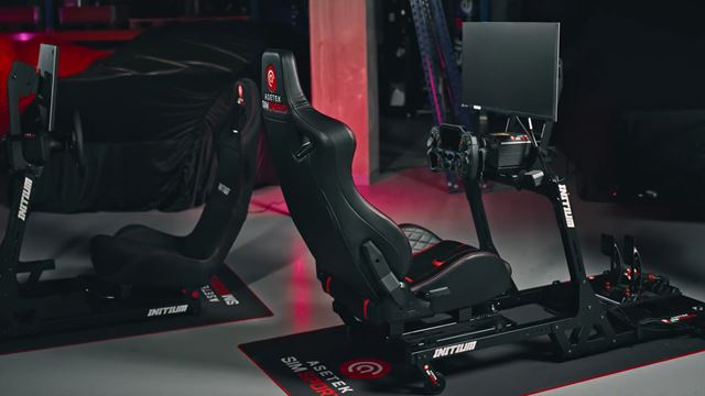 Gamescom 2025: Vysk��ali sme hor�cu novinku ASETEK Initium a profi set Forte 