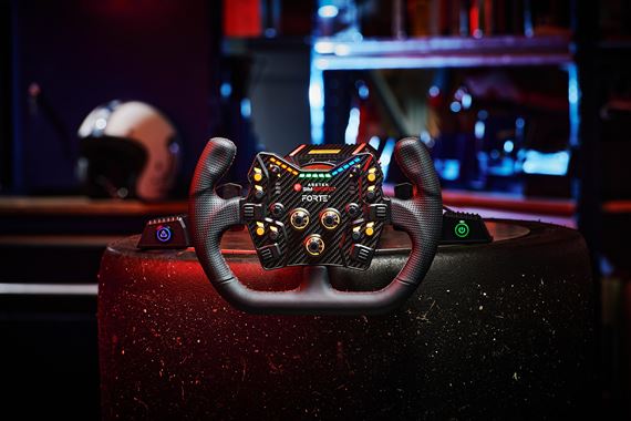 Gamescom 2025: Vyskali sme horcu novinku ASETEK Initium a profi set Forte