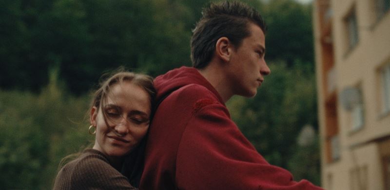 Vieme, ktor slovensk filmy sa oplat vidie a do konca roka. Po Duchoovi prde Perla, Otec i Nepela
