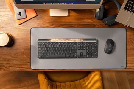 Logitech predstavil solrne klvesnice Signature Slim Solar+  