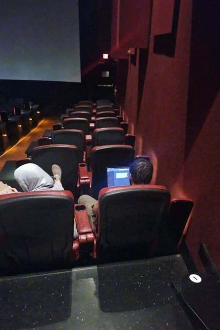 Uff to sme sa kam dostali...  