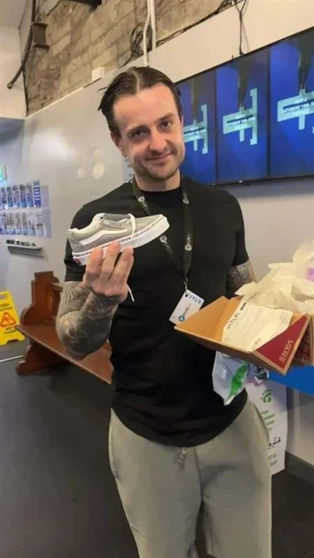 Uff to sme sa kam dostali...  