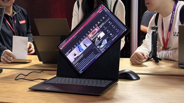 Lenovo predstavilo Thinkbook Vertiflex, koncept notebooku s otonm displejom 