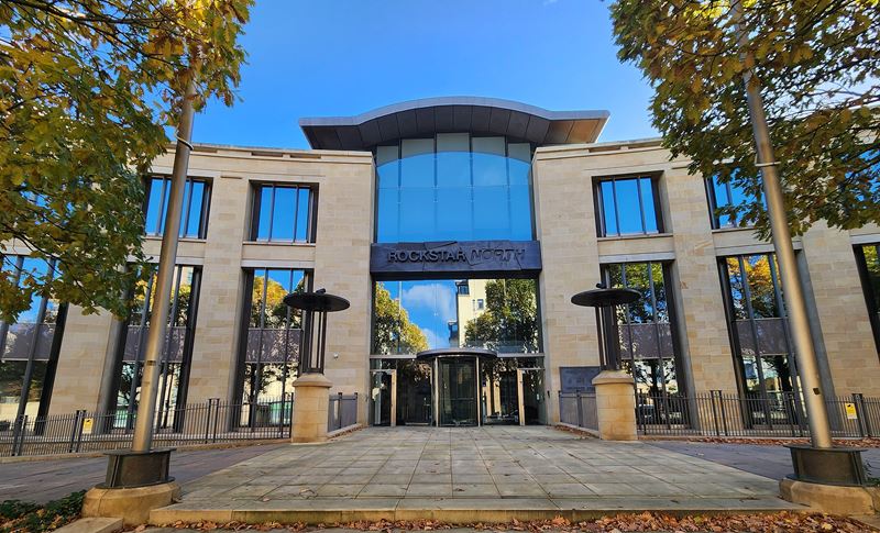 V�buch v �t�diu Rockstar North v Edinburghu: budovu, kde vznik� GTA VI, uzavrela pol�cia