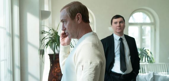 Čarodejník z Kremľa: Film o Putinovom vzostupe k moci prichádza do kín v čase štvrtého výročia ruskej invázie na Ukrajinu