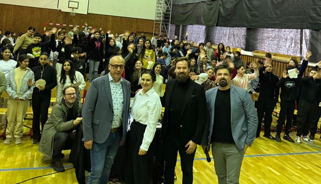 Film �t�r m� za sebou �peci�lne premietanie v �kole na Lun�ku IX v Ko�iciach: Dojat� tvorcovia skladaj� poctu de�om 