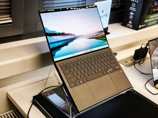 ASUS predstavil modernizovan� portf�lio Zenbookov 