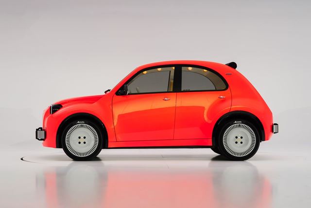 Legendárny Citroën 2CV sa vracia ako lacný elektromobil, cena má začínať na 15-tisícoch eur 