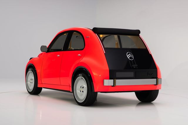 Legendárny Citroën 2CV sa vracia ako lacný elektromobil, cena má začínať na 15-tisícoch eur 